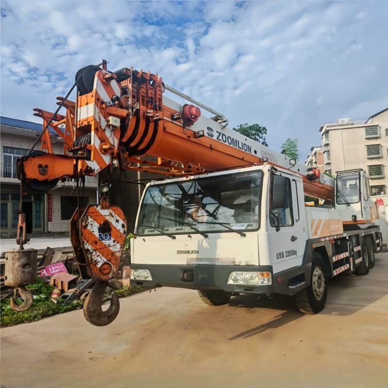 Zoomlion QY30V5 — 30T Truck Crane