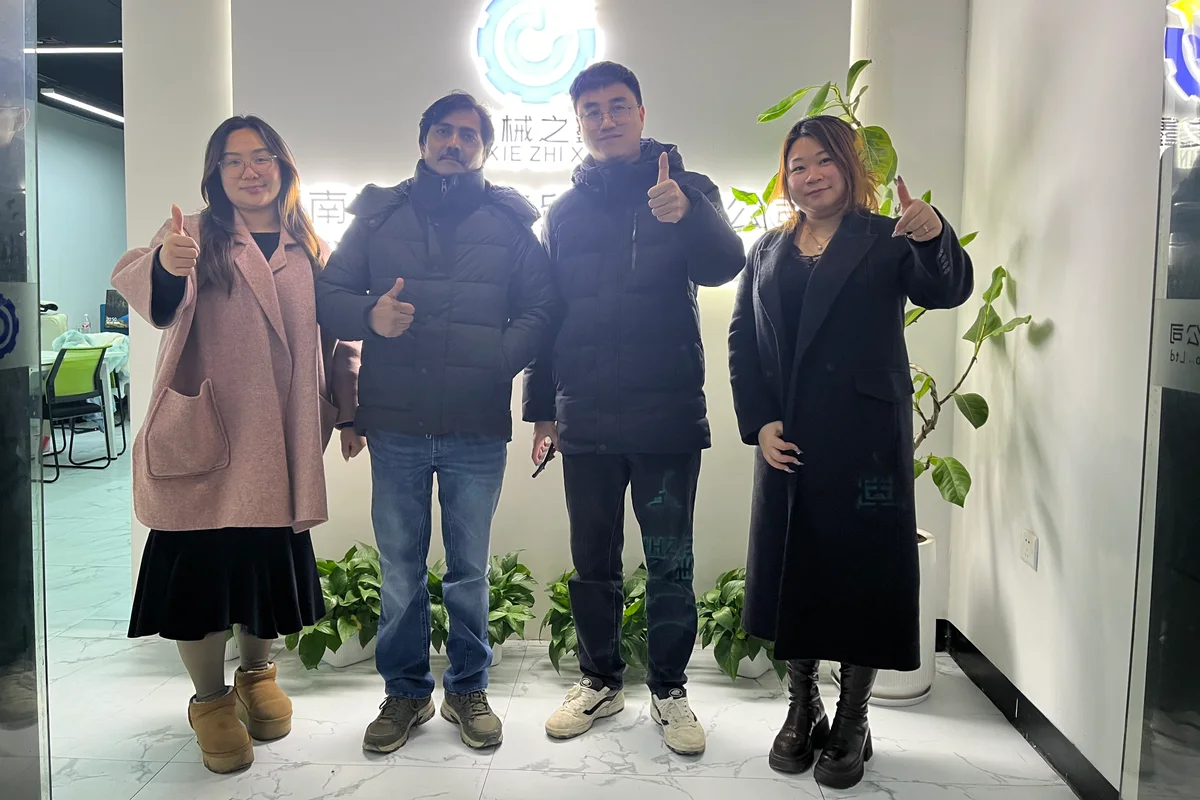 International customers visiting the Kaihui Cranes office