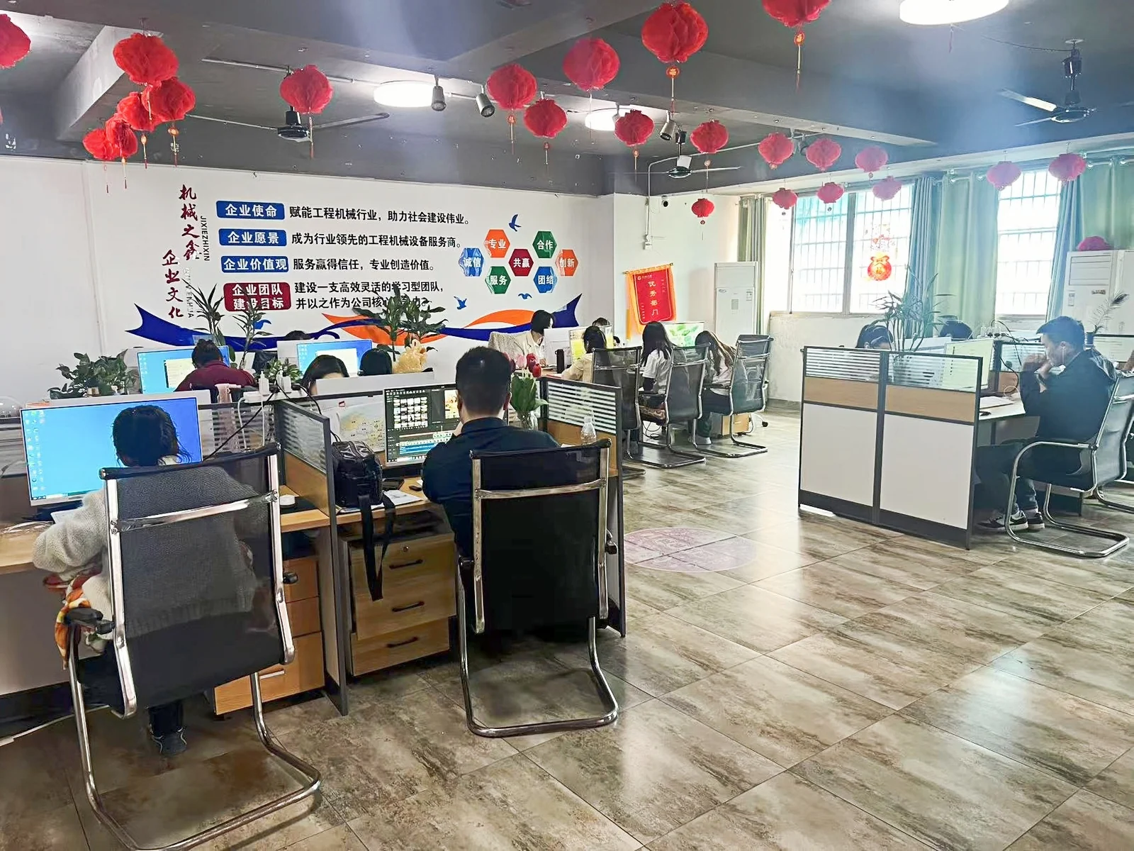 Export sales team working in the Changsha office