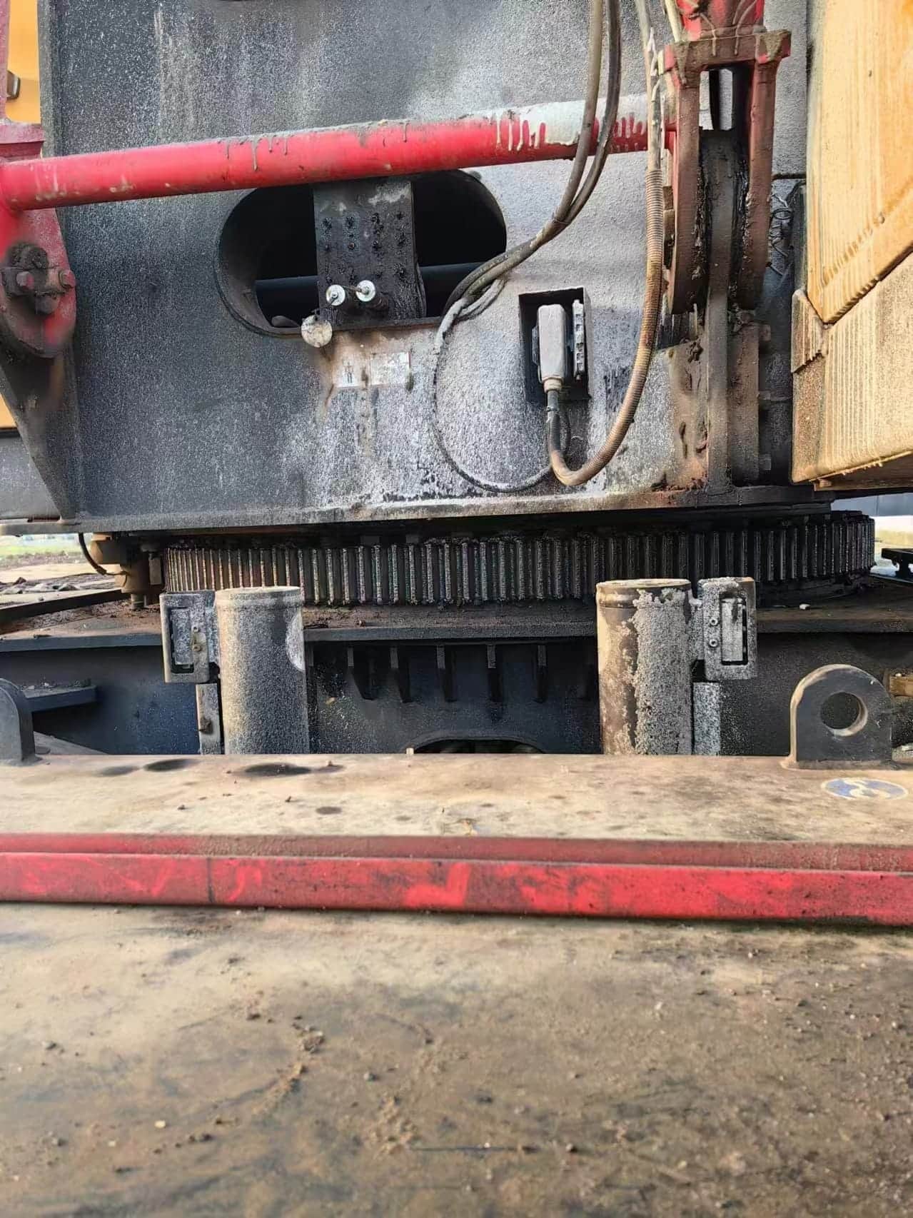 SANY SCC1350A — 135T Crawler Crane 10