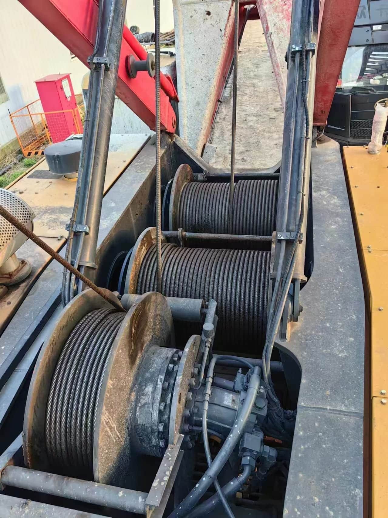 SANY SCC1350A — 135T Crawler Crane 11