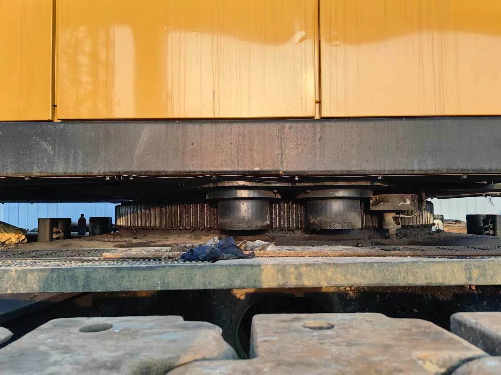 SANY SCC1350A — 135T Crawler Crane 23