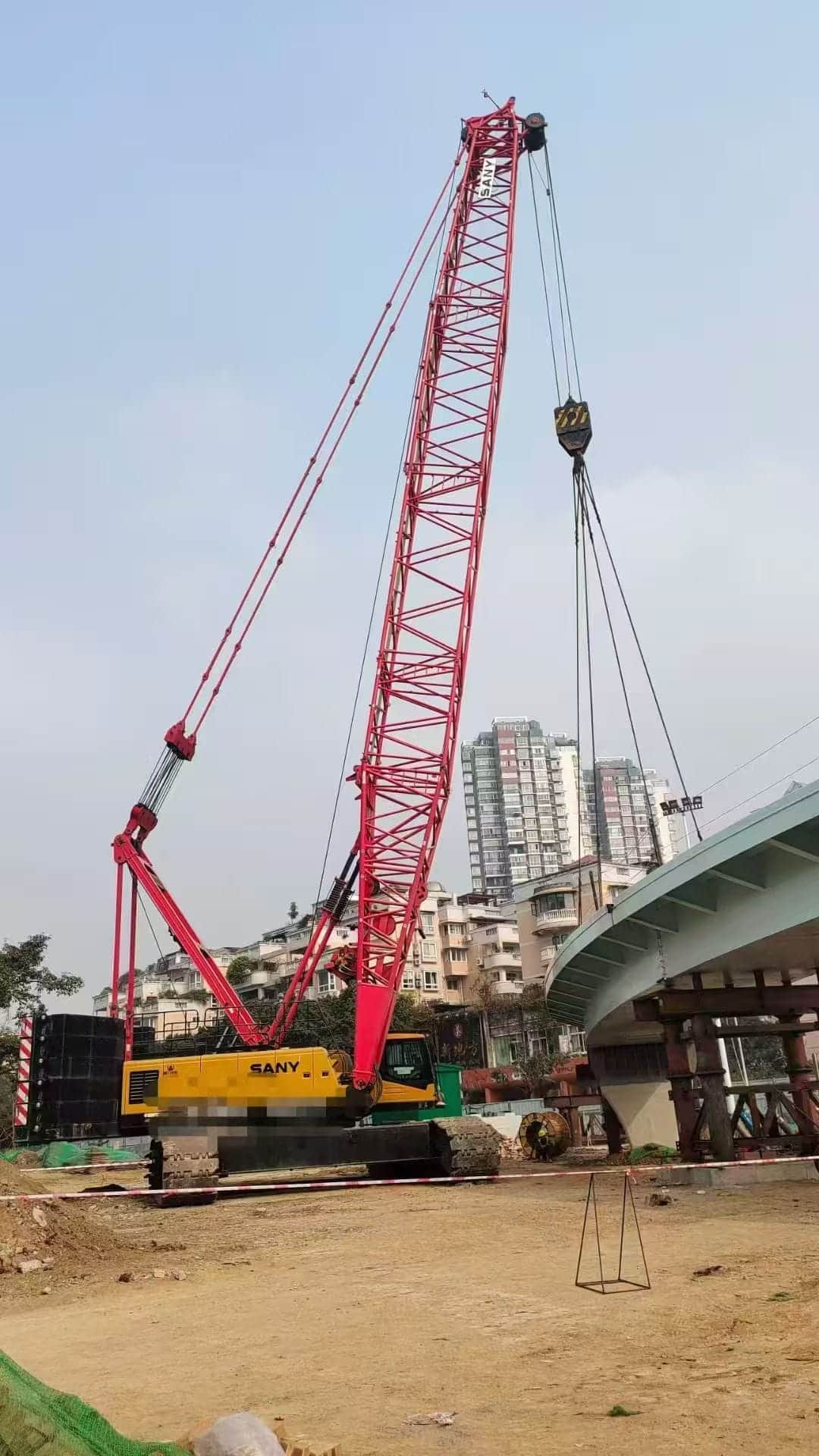 SANY SCC2000 — 200T Crawler Crane 12