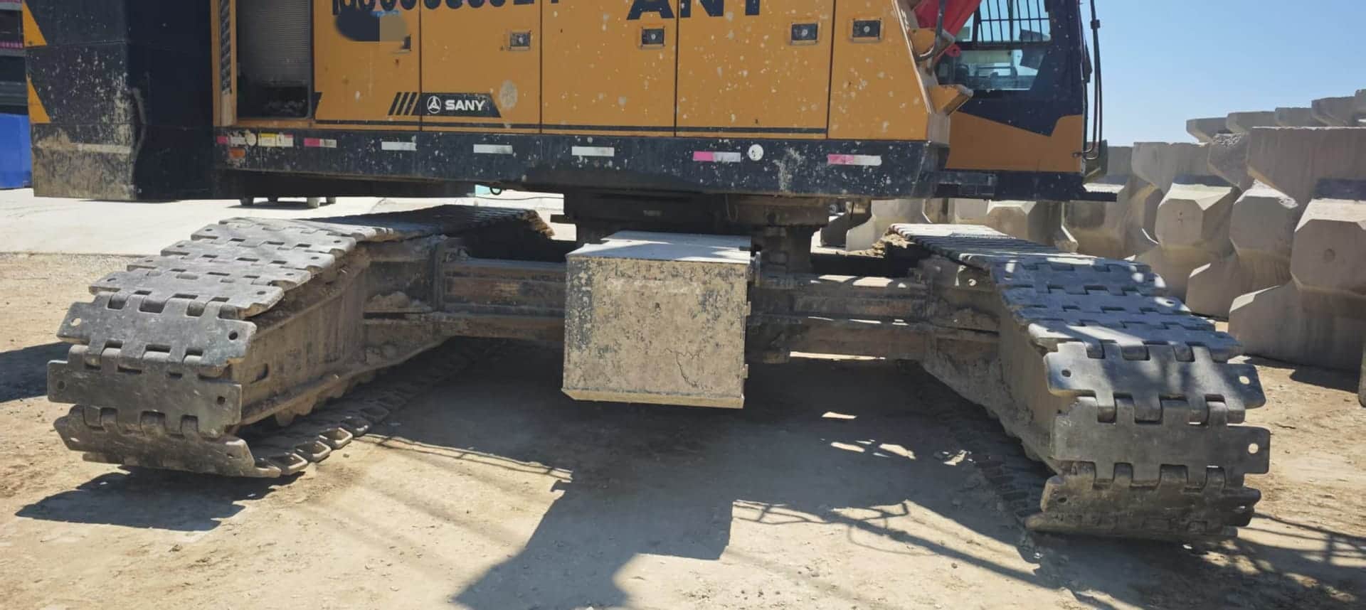 SANY SCC900A — 90T Crawler Crane 16