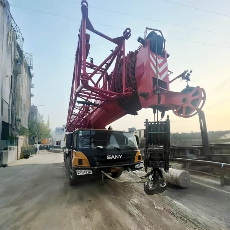 SANY STC1000C7 — 100T Truck Crane 5