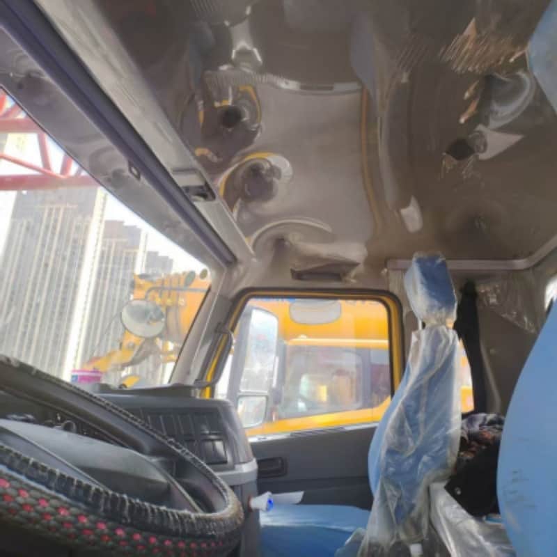 SANY STC250C5-1 — 25T Truck Crane 6