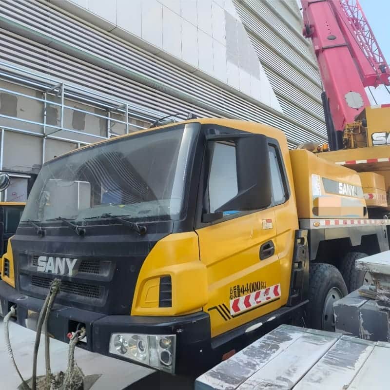 SANY STC550T6 — 55T Truck Crane 2