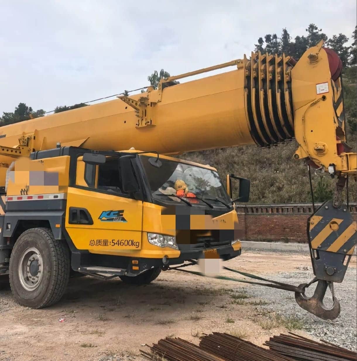 XCMG QY100K7C — 100T Truck Crane 14
