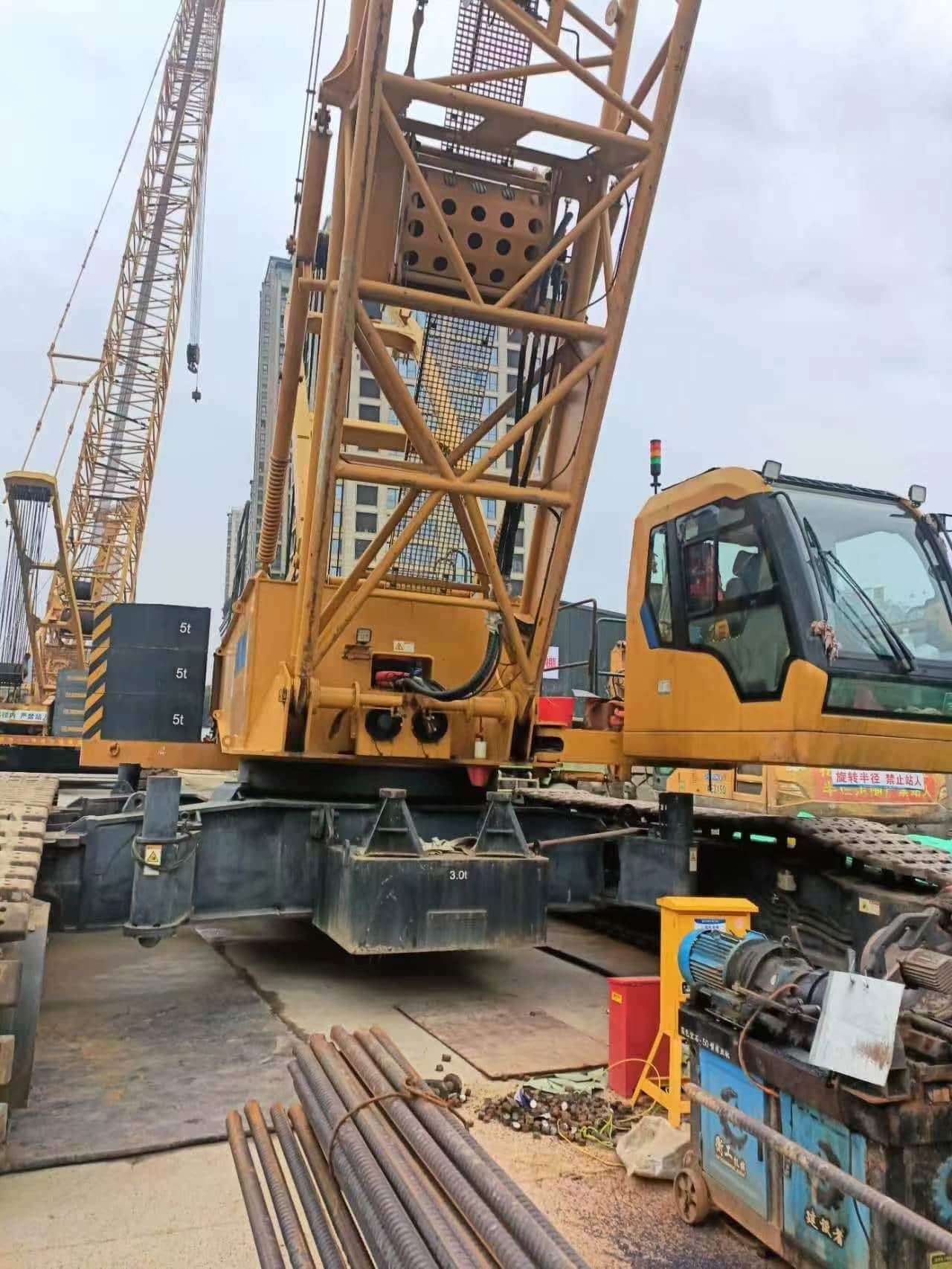 XCMG XGC130 — 130T Crawler Crane 13