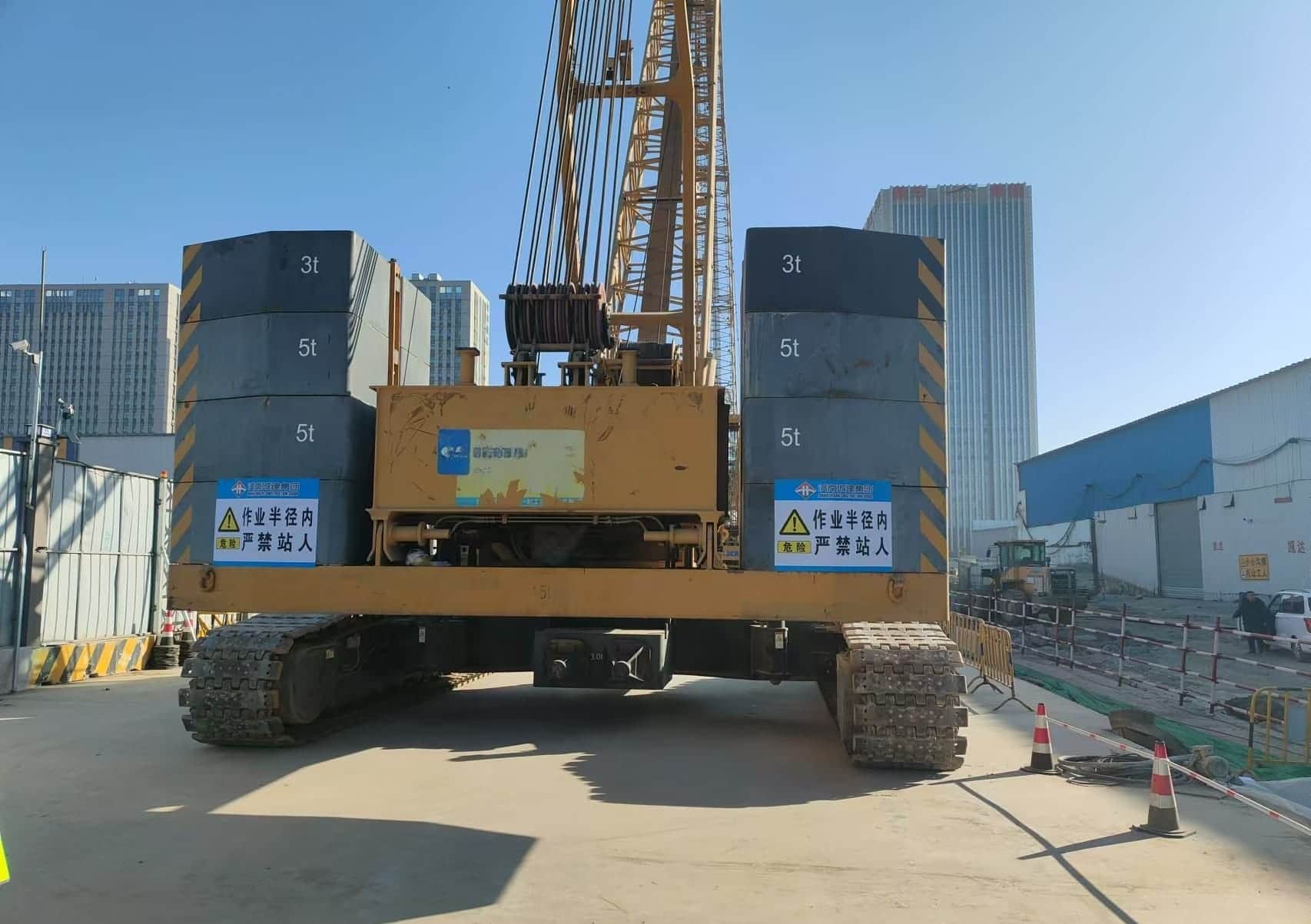 XCMG XGC130 — 130T Crawler Crane 7