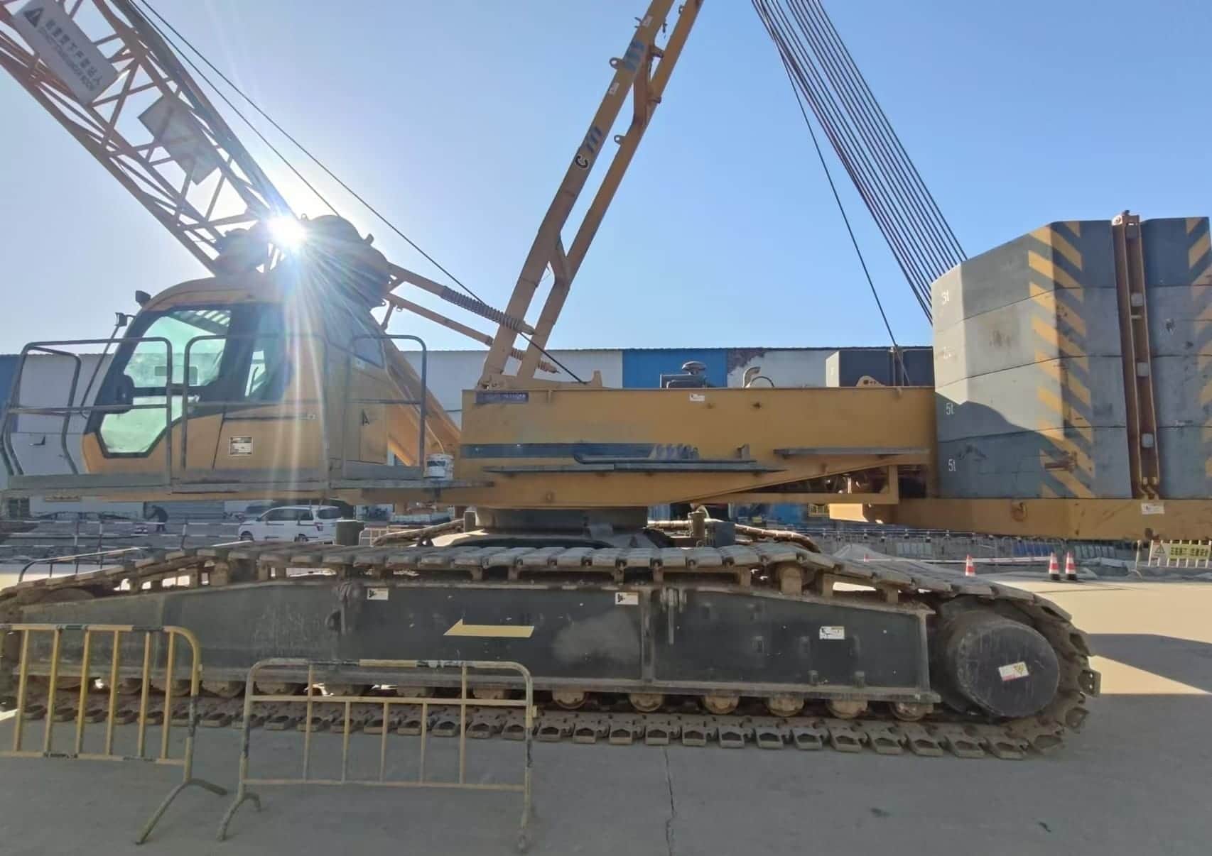 XCMG XGC130 — 130T Crawler Crane 8