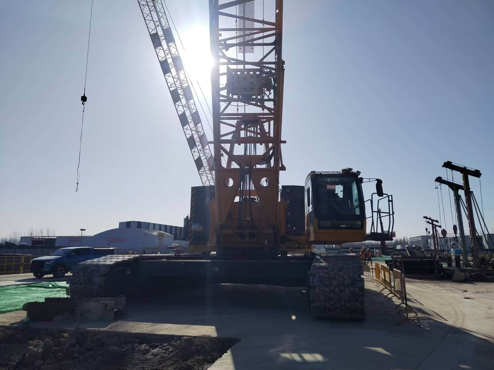 XCMG XGC200 — 200T Crawler Crane 13