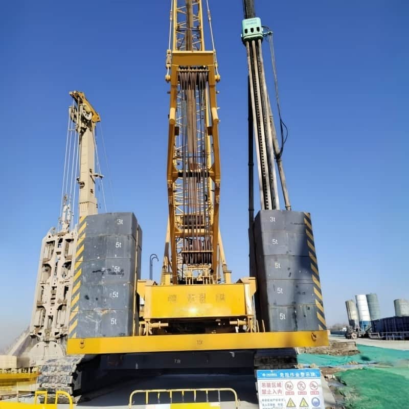 XCMG XGC200 — 200T Crawler Crane 5