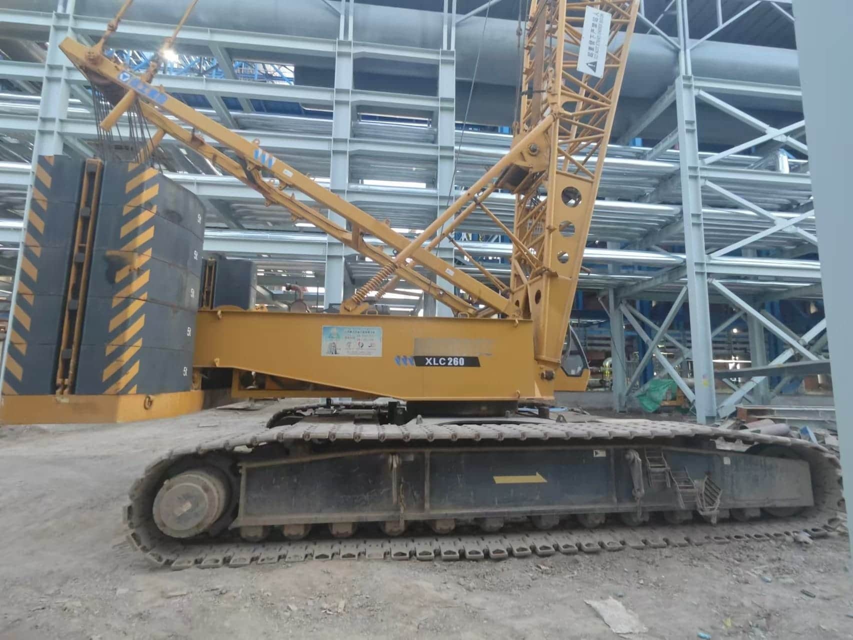XCMG XGC200 — 200T Crawler Crane 7