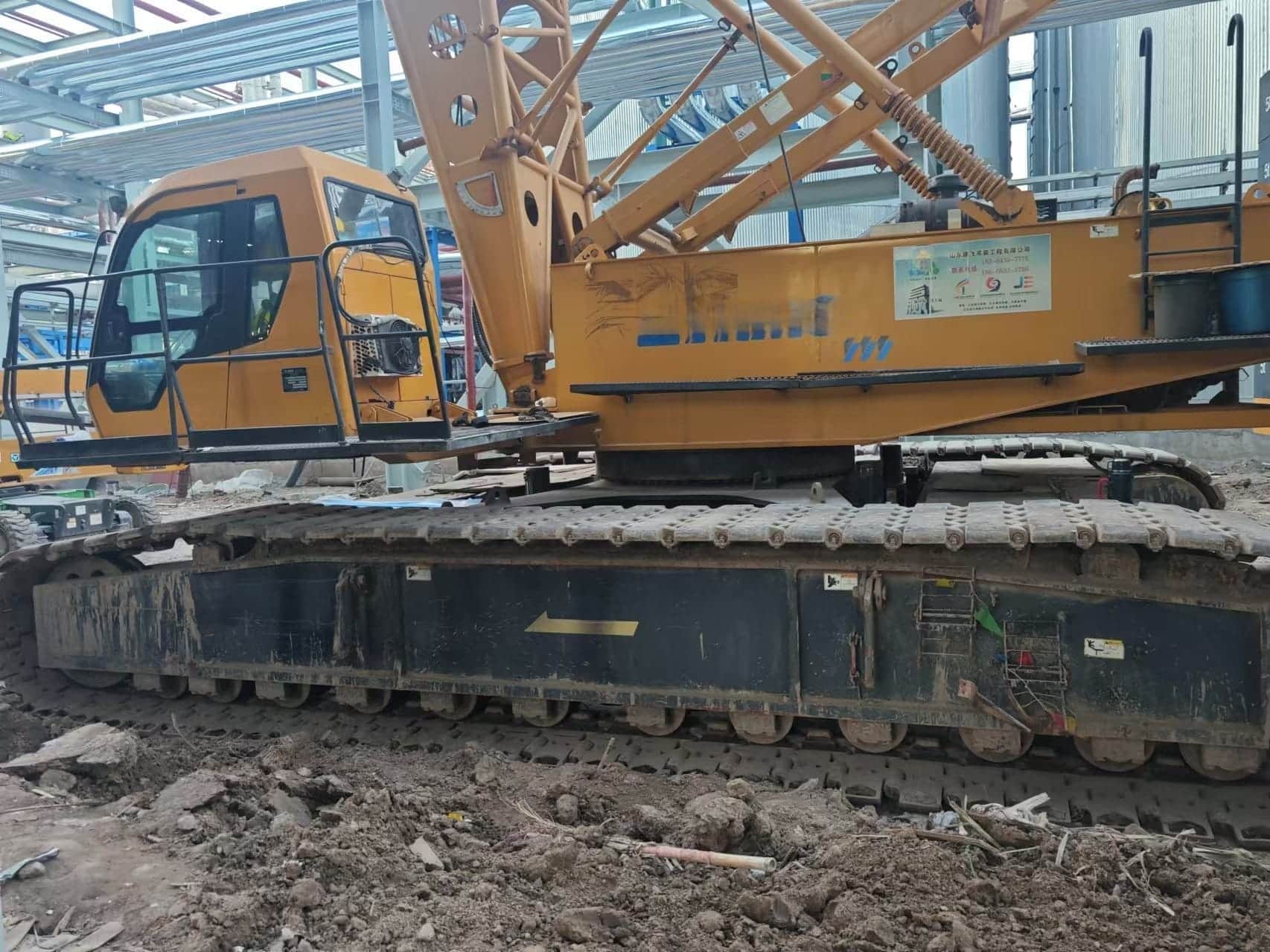 XCMG XGC200 — 200T Crawler Crane 8