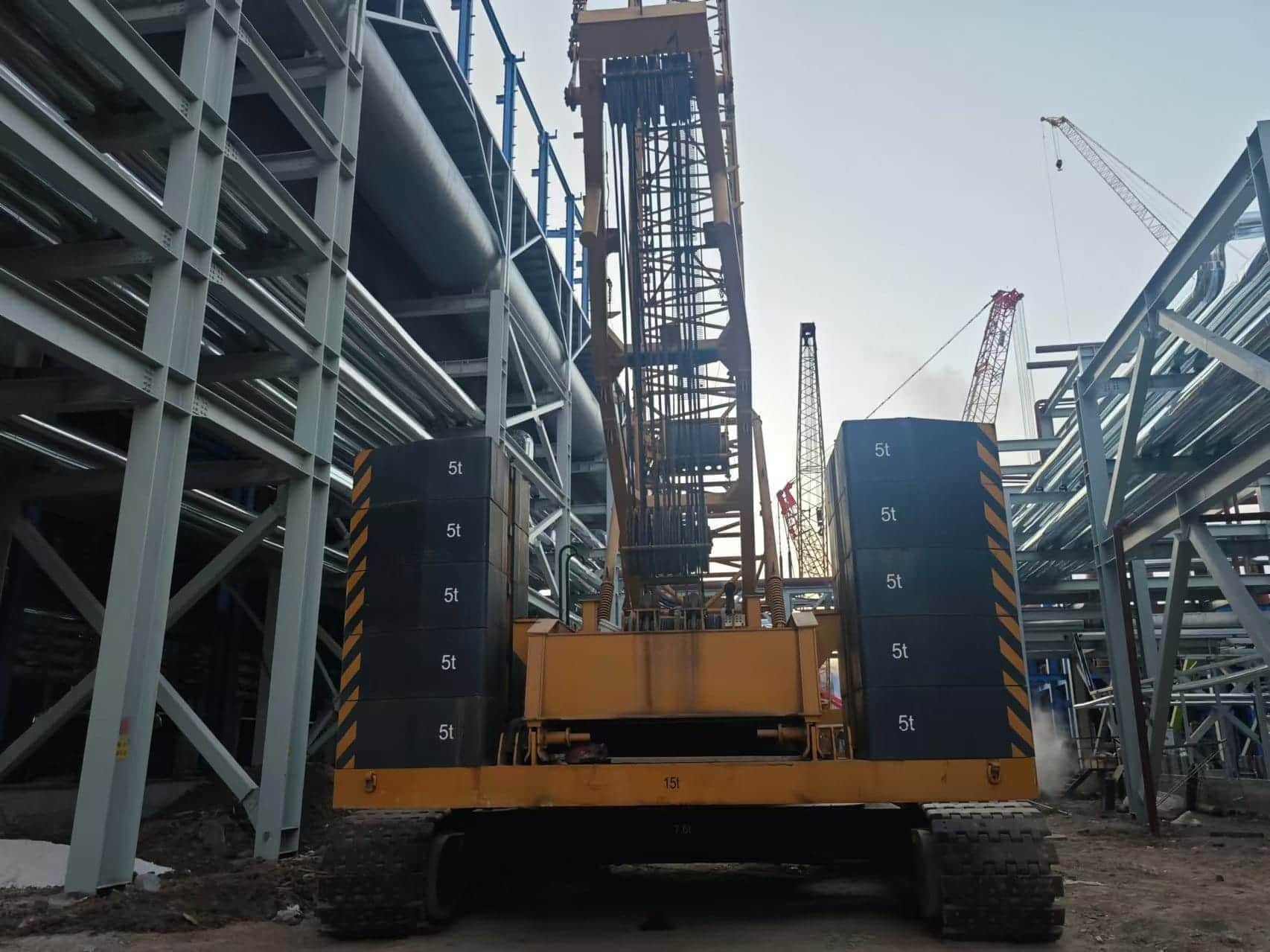 XCMG XGC200 — 200T Crawler Crane 9