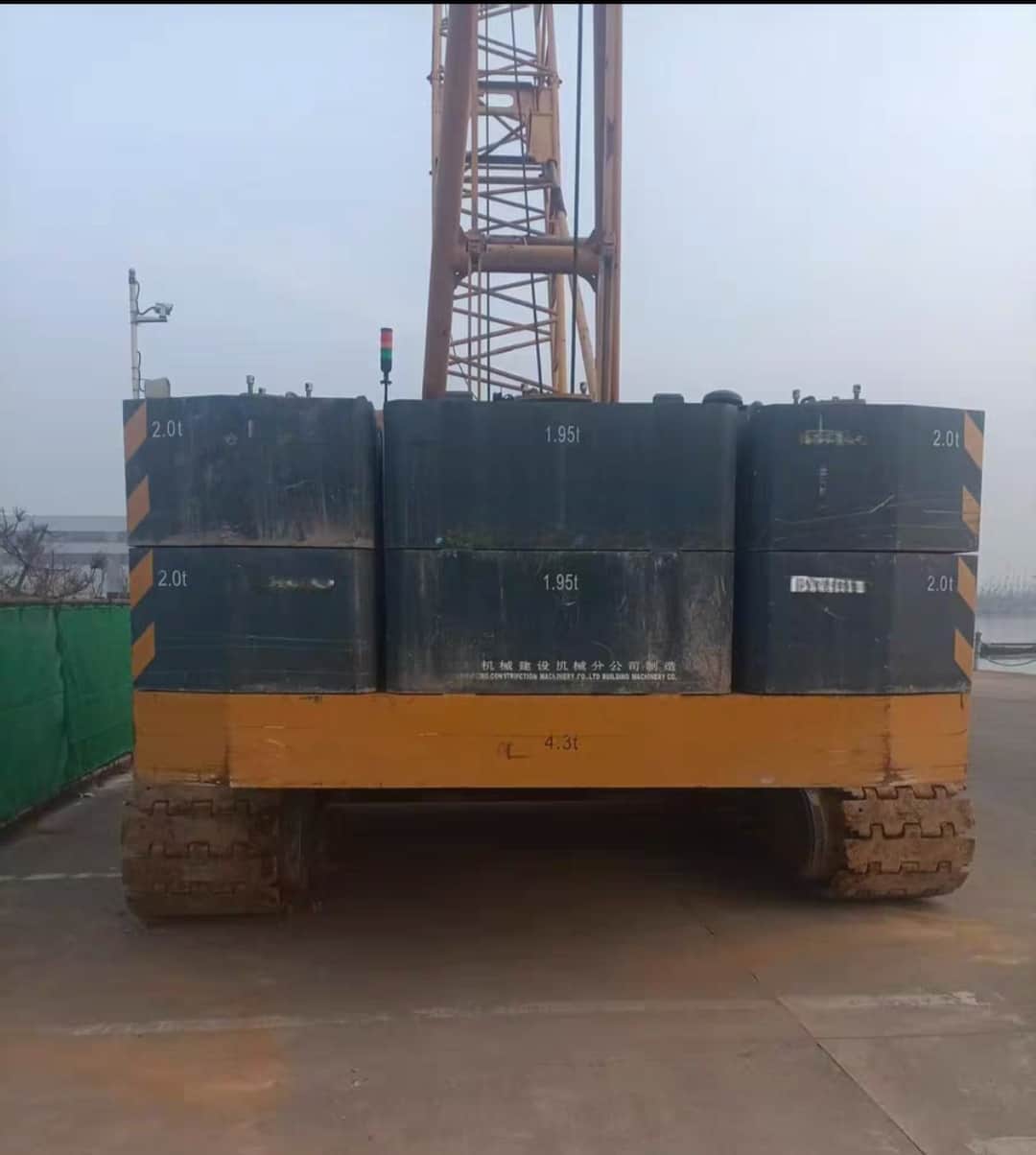XCMG XGC55 — 55T Crawler Crane 12