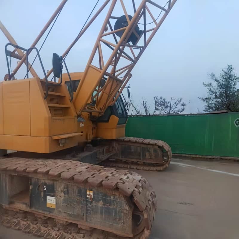 XCMG XGC55 — 55T Crawler Crane 2