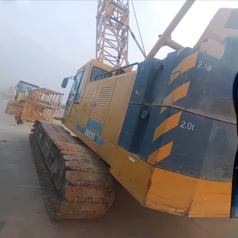 XCMG XGC55 — 55T Crawler Crane 3