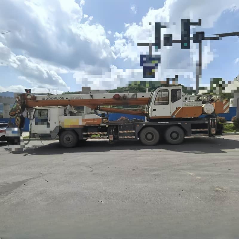 Zoomlion QY30V5 — 30T Truck Crane 6