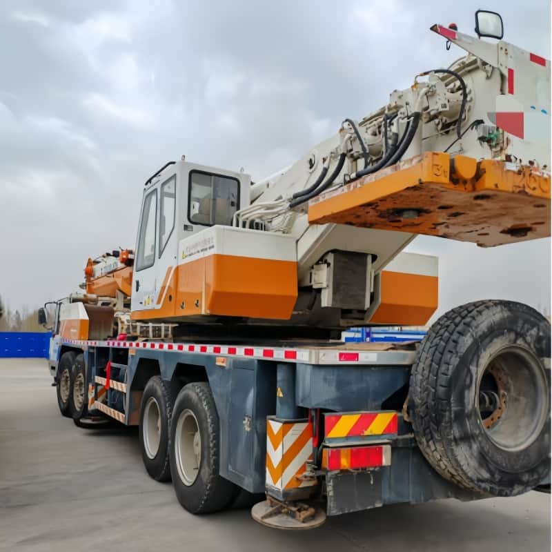 Zoomlion QY80V5 — 80T Truck Crane 3