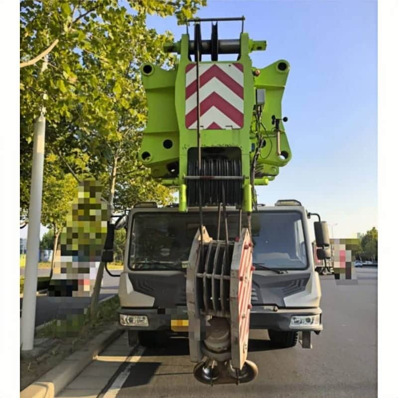 Zoomlion ZAT2200H8 — 220T All-Terrain Crane