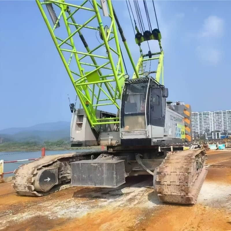 Zoomlion ZCC100H — 100T Crawler Crane 2