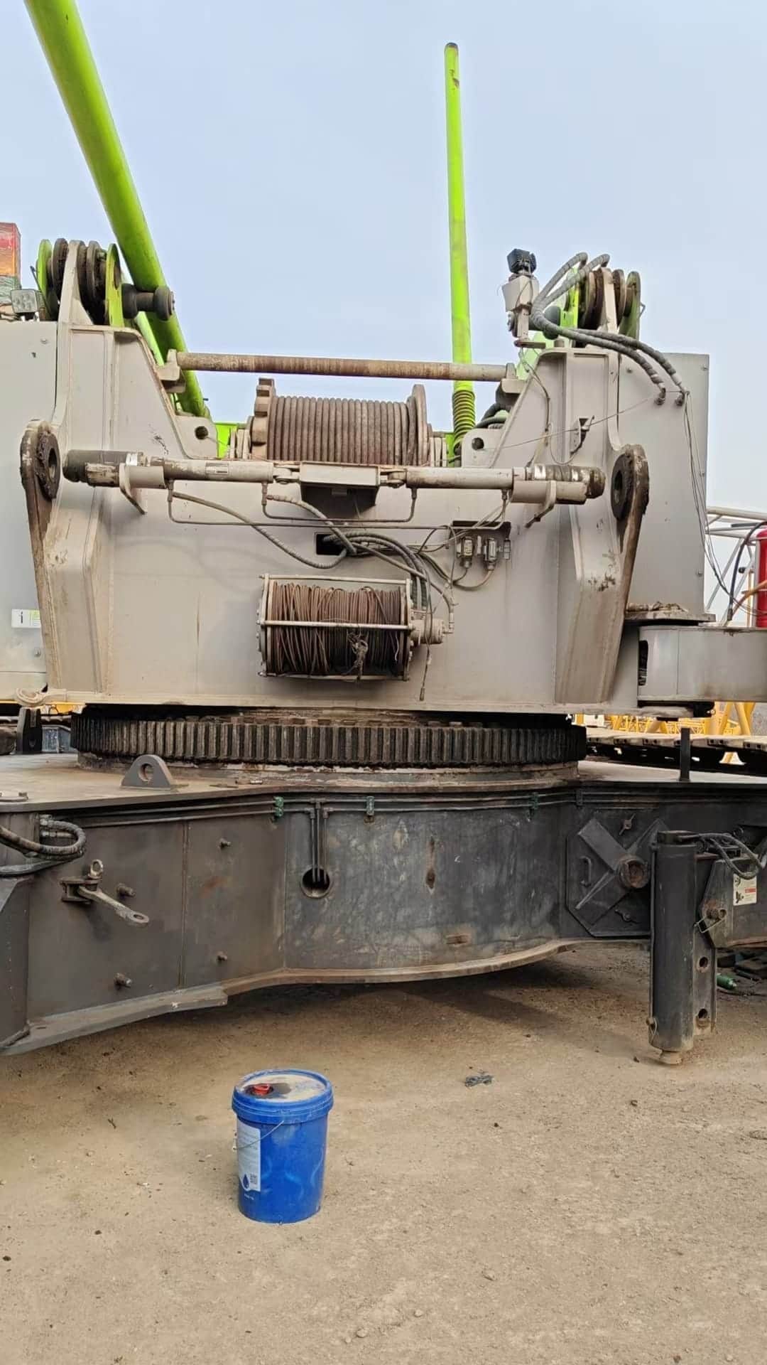 Zoomlion ZCC2600 — 260T Crawler Crane 11