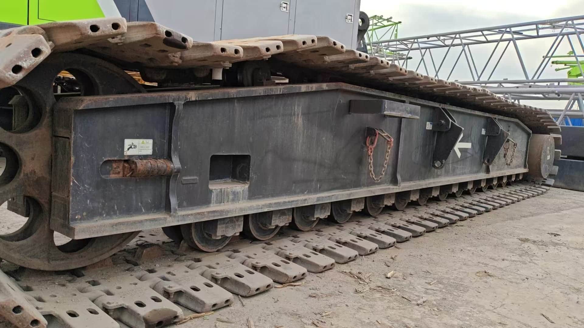 Zoomlion ZCC2600 — 260T Crawler Crane 14