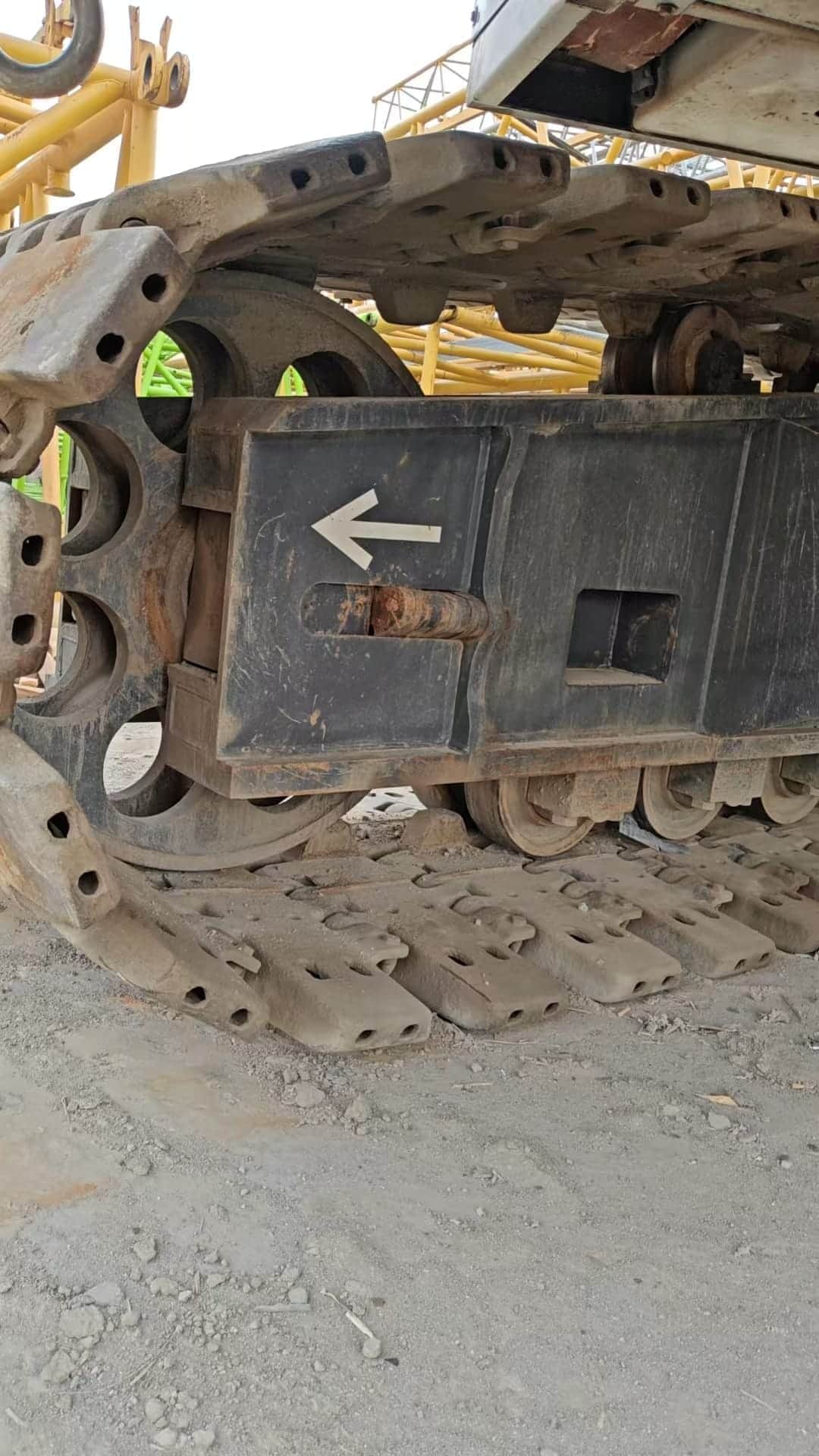 Zoomlion ZCC2600 — 260T Crawler Crane 16