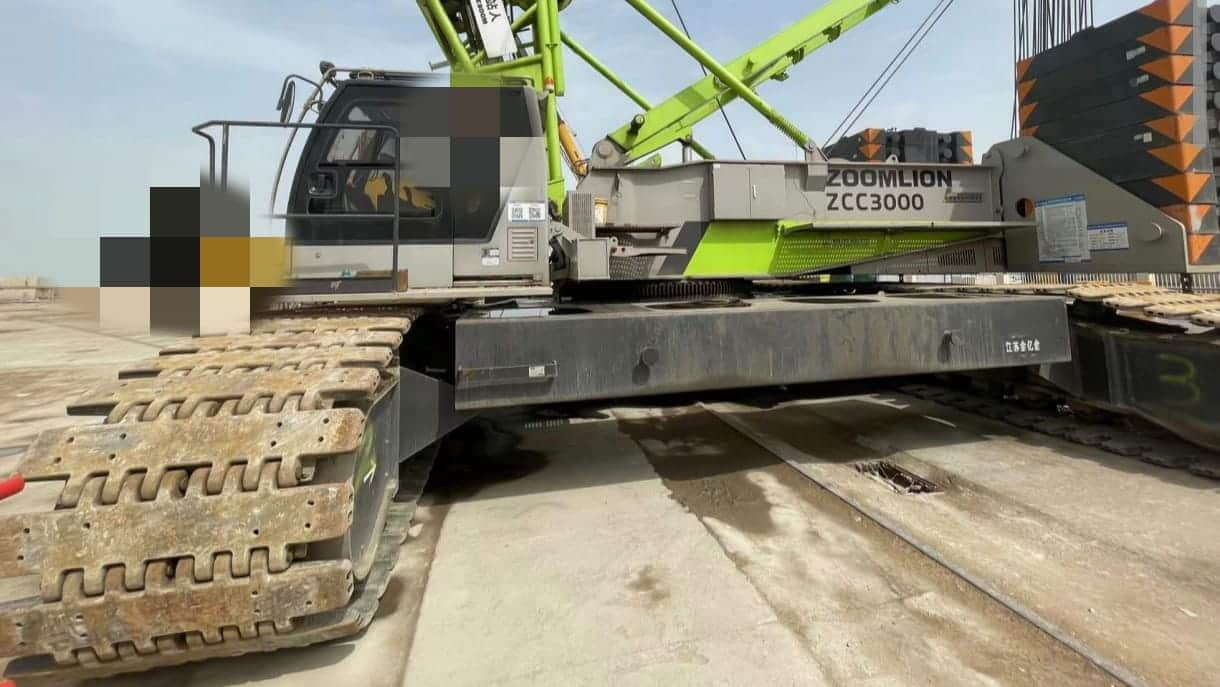 Zoomlion ZCC3000 — 300T Crawler Crane 11