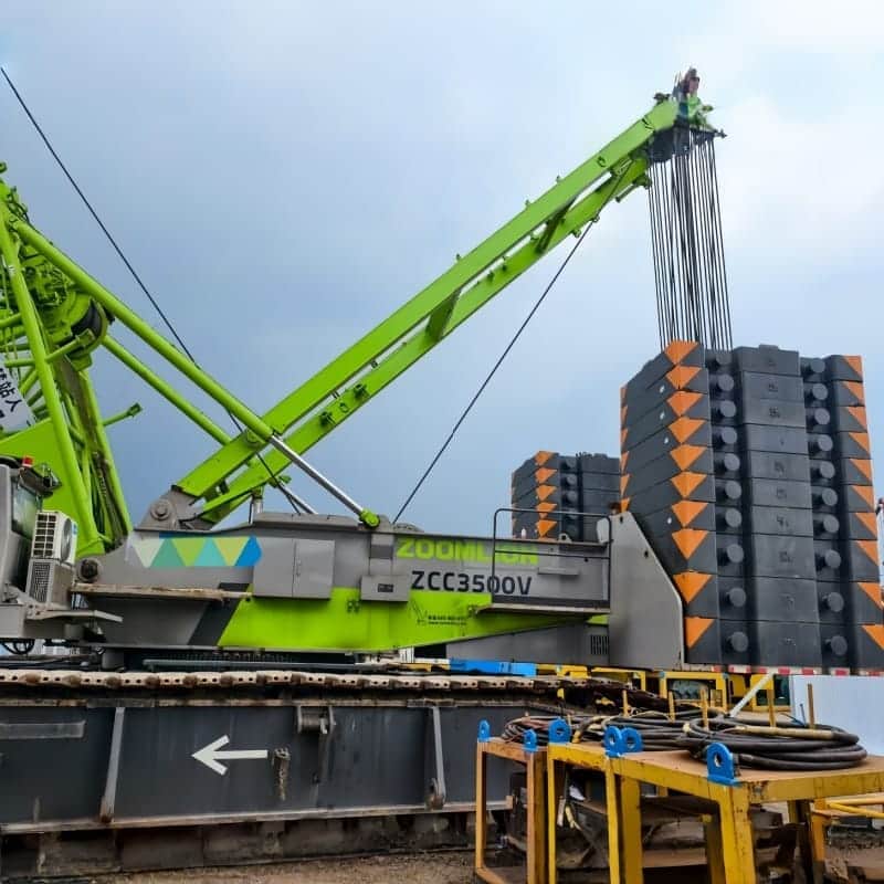 Zoomlion ZCC3500V — 350T Crawler Crane 4