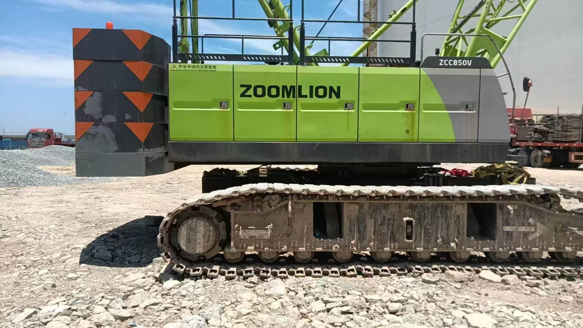 Zoomlion ZCC850V — 85T Crawler Crane 13