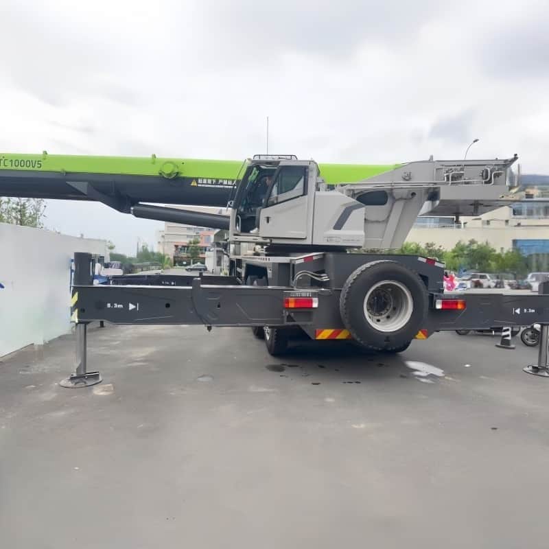 Zoomlion ZTC1000V5 — 100T Truck Crane 5