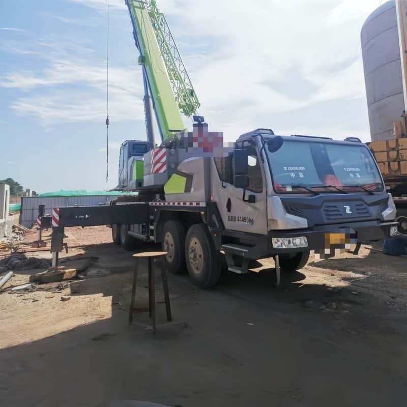 Zoomlion ZTC550H5 — 55T Truck Crane 6