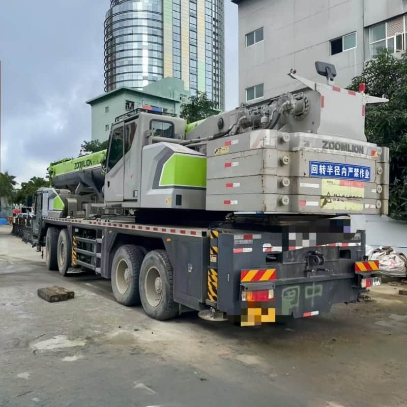Zoomlion ZTC800V5 — 80T Truck Crane 4